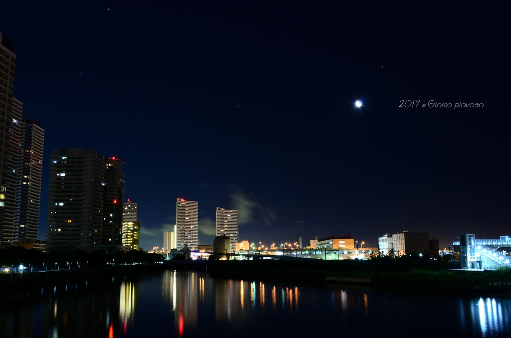 夜空を仰いで