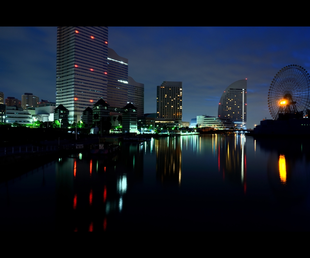 夜が明けるのを待つ街