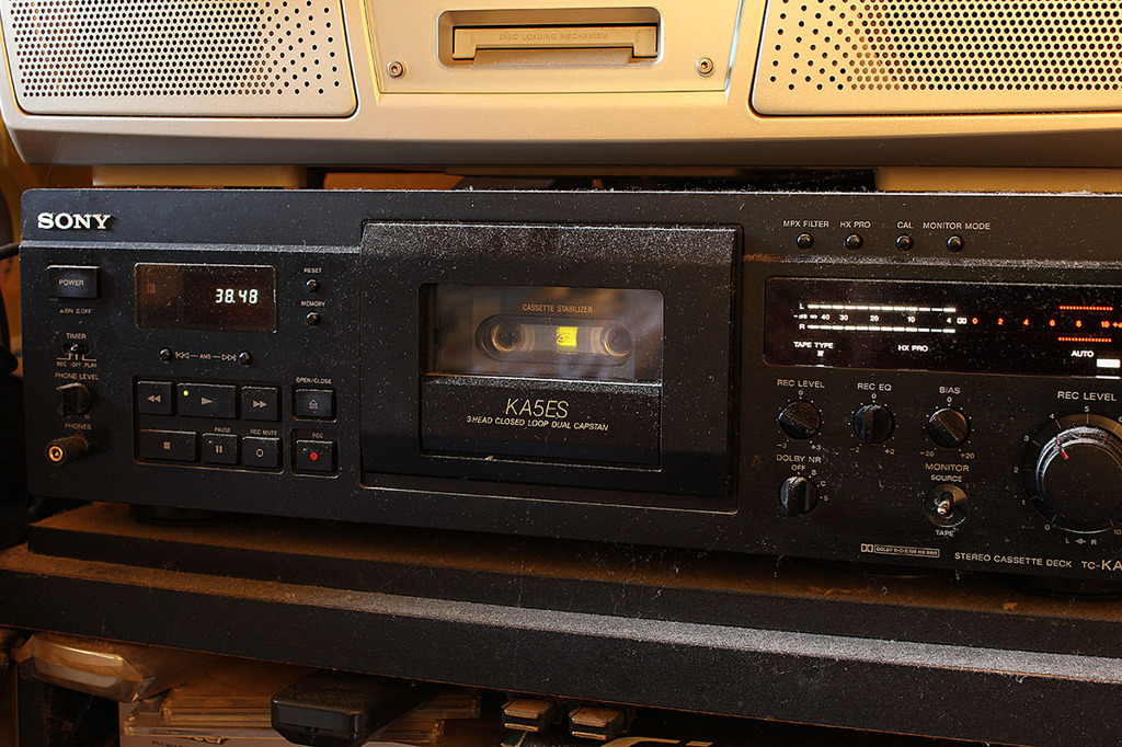 ソニーのカセットデッキ　TC-KA5ES