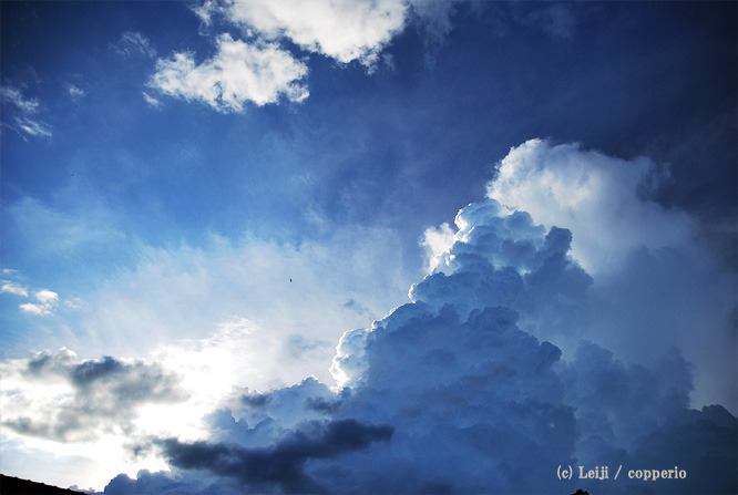 入道雲浮かぶ夏空