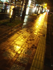 雨の街角