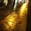 雨の街角