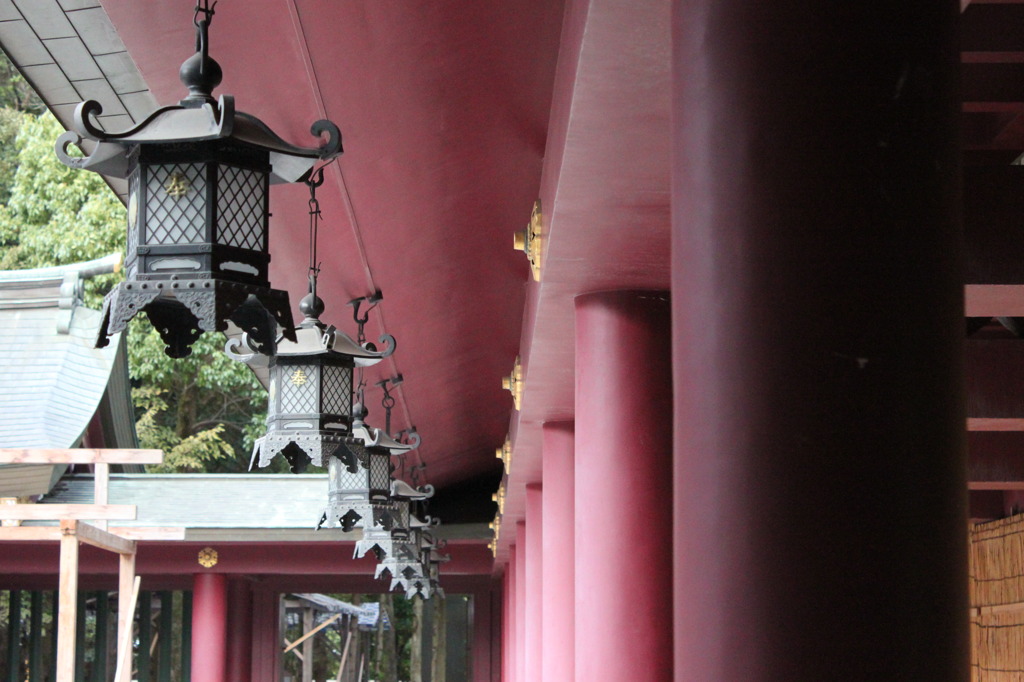 神社の片隅にて