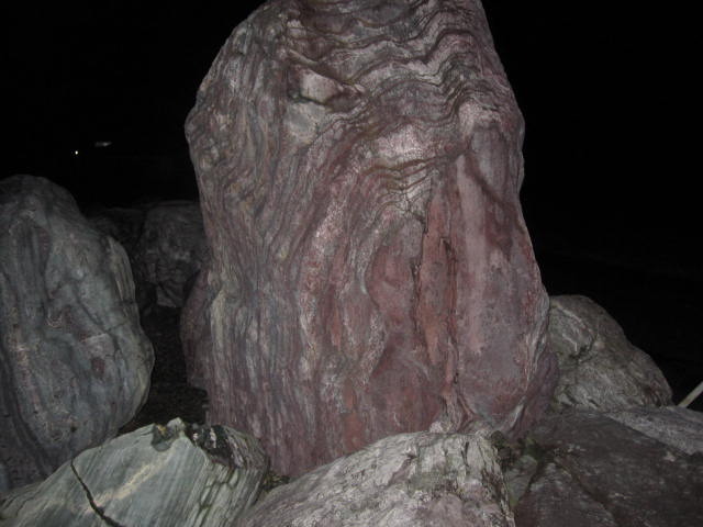 不思議な岩！！