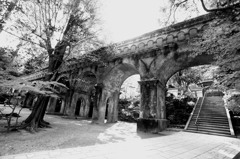 水路閣monochrome