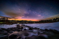 松川と夜明けの天の川