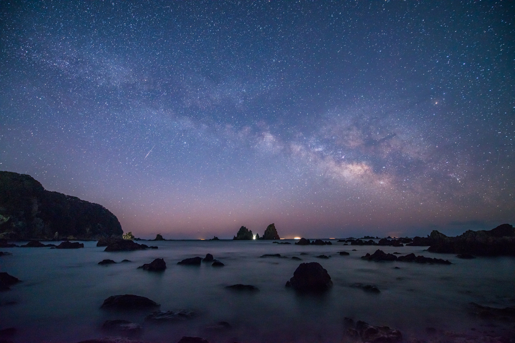 蓑掛岩と夜明けの天の川