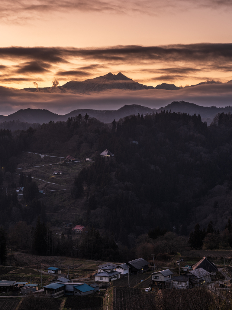 里山の夕暮れ