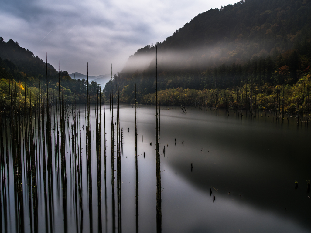 幻想の自然湖