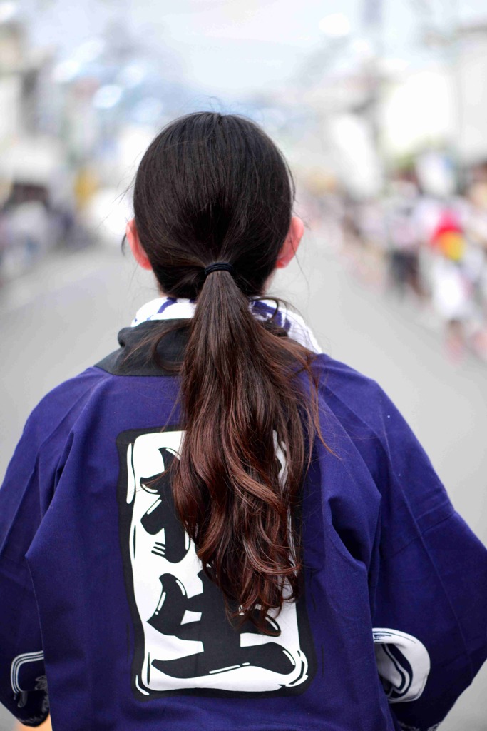 髪を巻き巻き