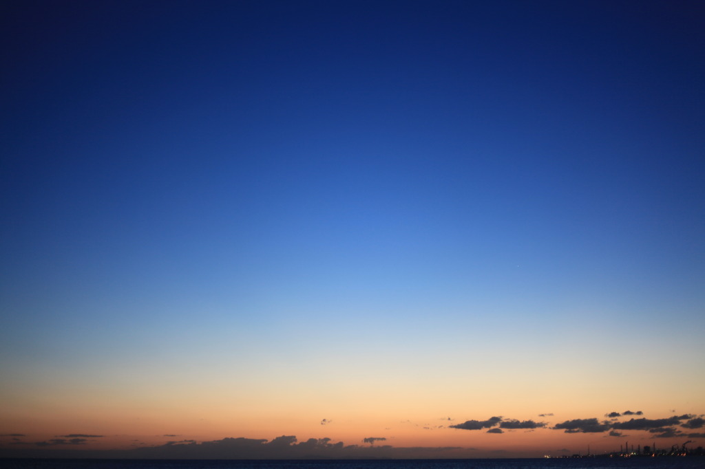 別府湾　夜明け前