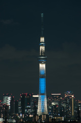 超高層ビルを従えて