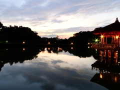 夕暮れの浮見堂