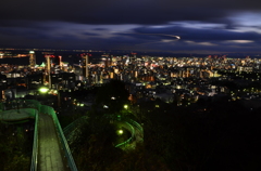 空を走る光