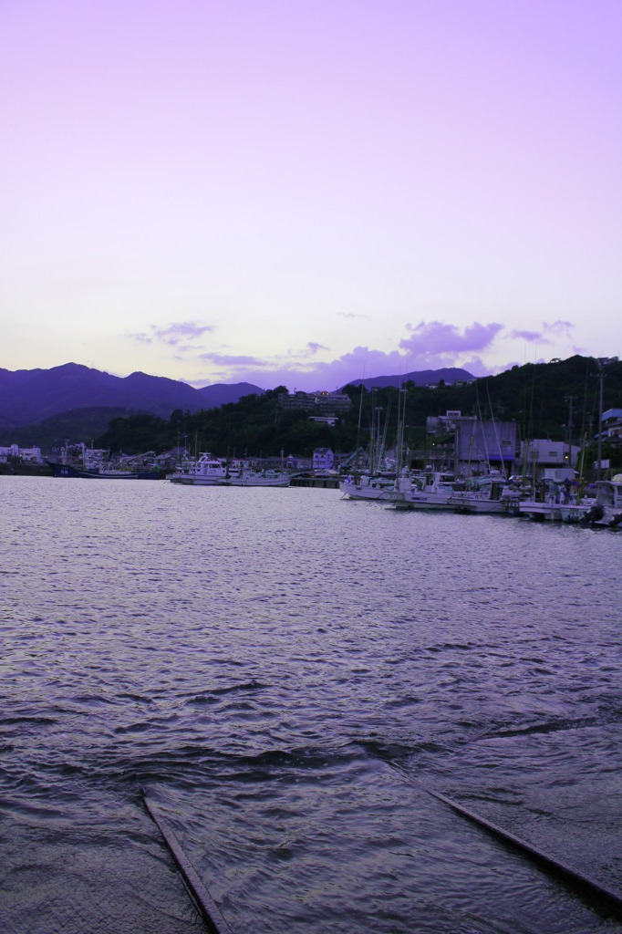 漁港の夕暮れ