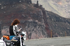 火山とライダー