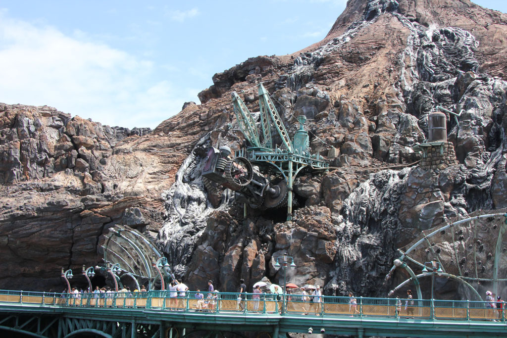 20100810TDS-293プロメテウス火山