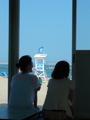 海の家で一日を