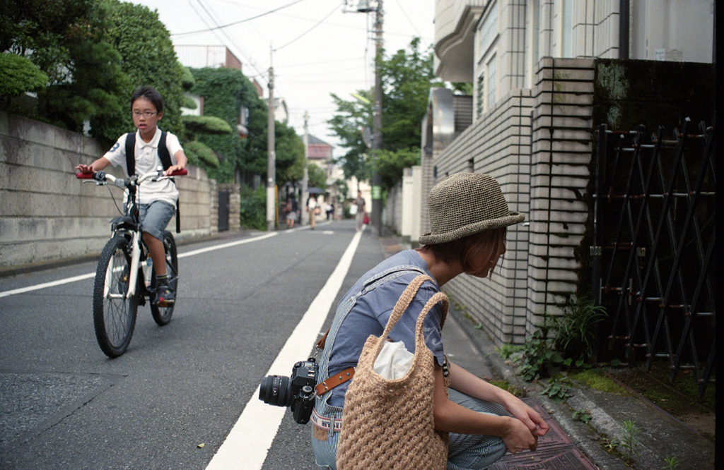 近所で彼女と子供とチャリ