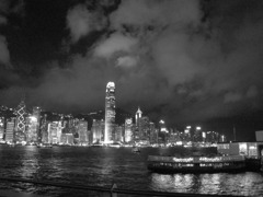 尖沙咀プロムナードでの夜景（２）