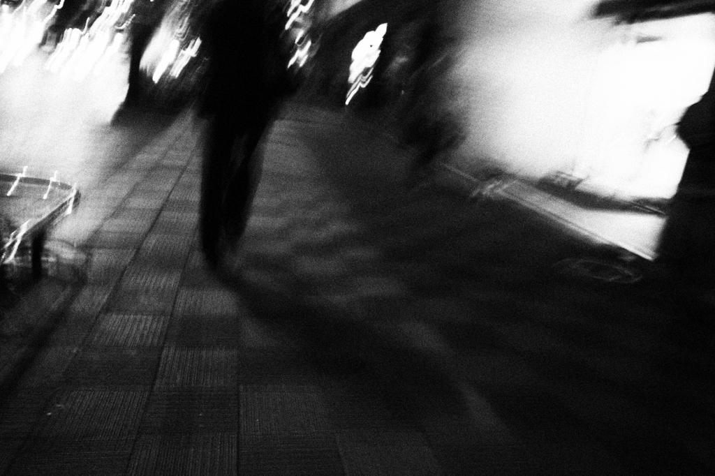 夜道を歩く