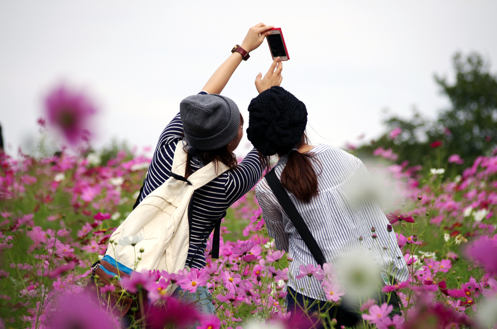 花畑の2人