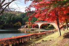 人の造りし湖