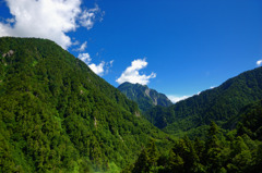 黒部ダムから見える山々