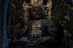 宝冠釈迦如来坐像