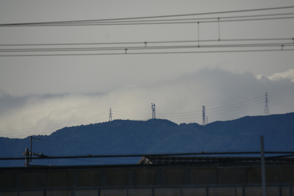 6156 30 km先の送電線