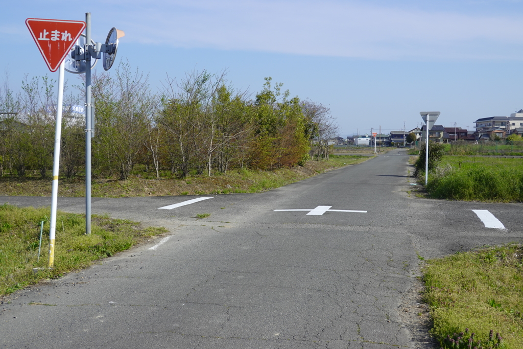 2423 止まれ交差点