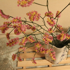 玄関にてお待ちしています。