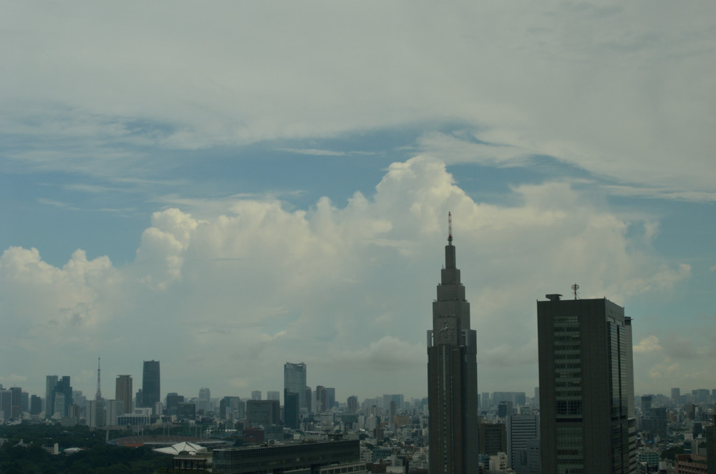 夏と秋の雲＠新宿