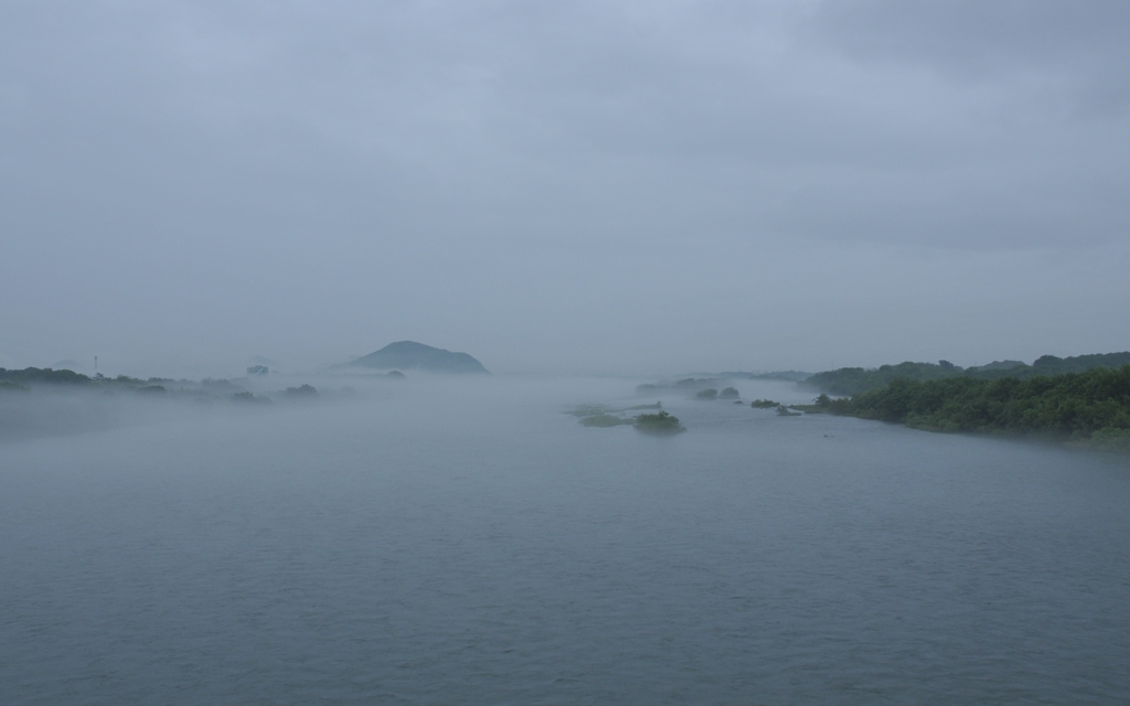 霧の木曽川