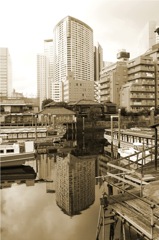 ビルを写す北品川