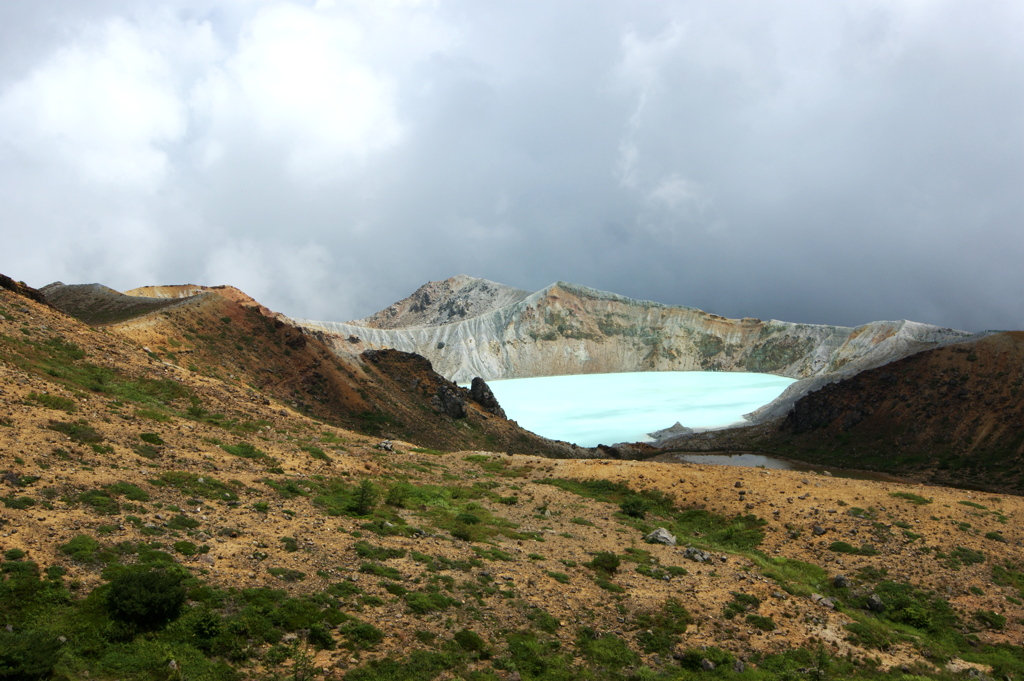 白根山湯釜