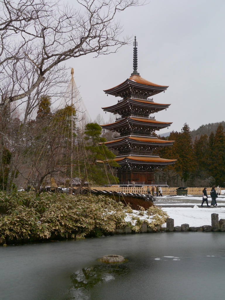 冬の五重塔