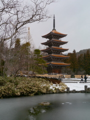 冬の五重塔