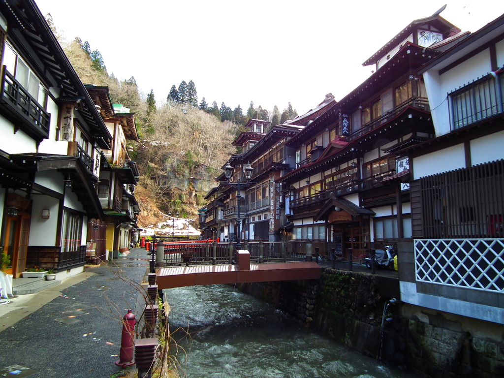 雨の銀山温泉