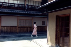 颯爽と