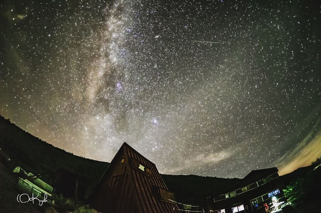 山小屋の夜