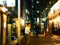 夜の街に溶けてゆく