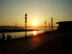 夕陽と明石大橋