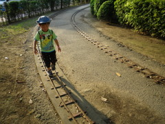 線路と影