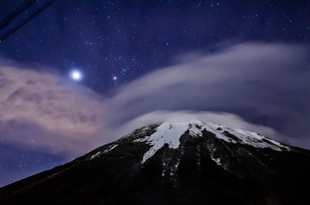 大山と星