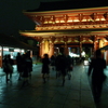 夜へ急ぐ人