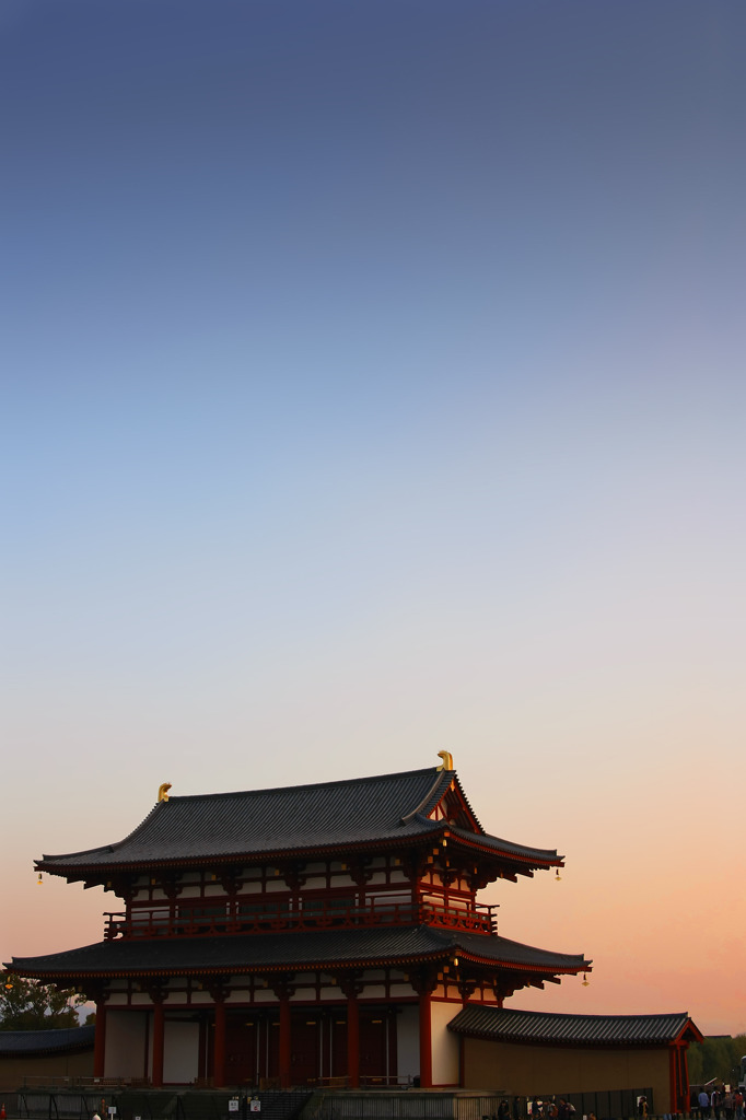 夕暮れの朱雀門
