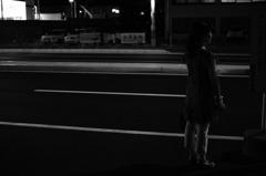 最終を待つバス停