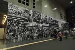 KYOTOGRAPHIE_京都駅ビル北側通路壁面01