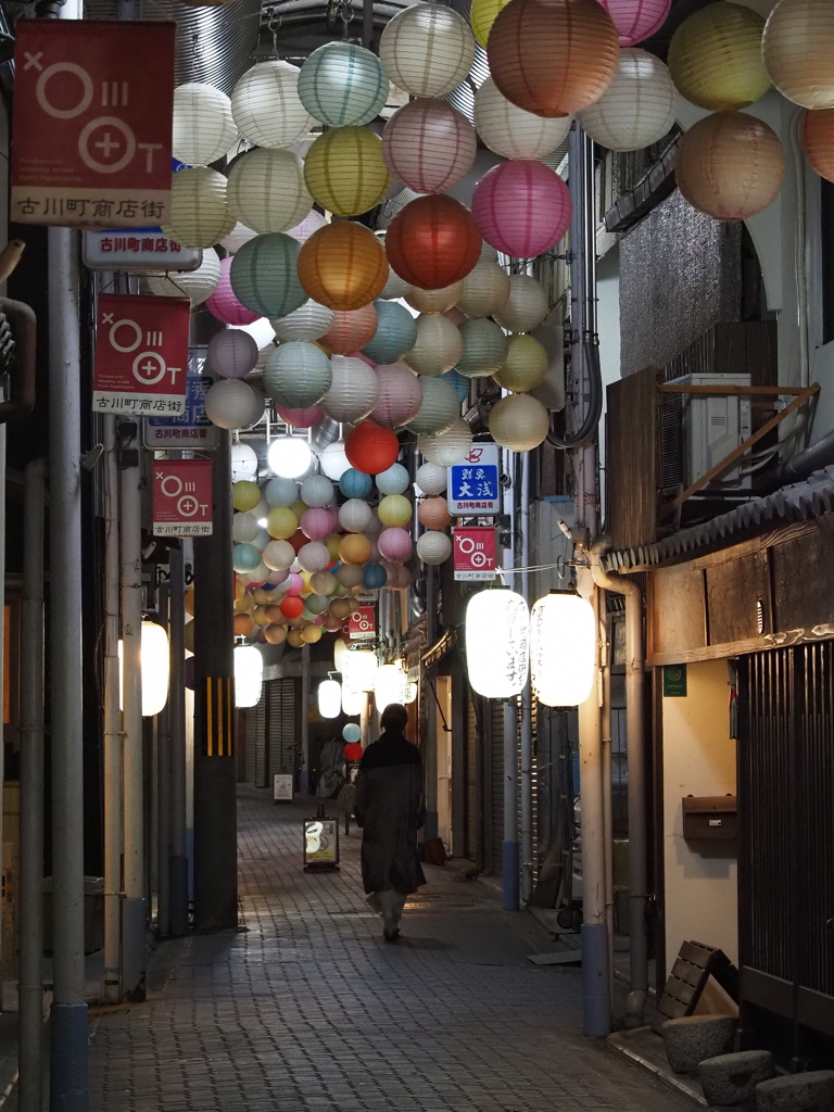 初春の古川町商店街02
